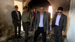 गृहमन्त्रीद्वारा जेनजी आन्दोलनमा आगलागी र तोडफोड भएको राष्ट्रपति निवासको निरीक्षण