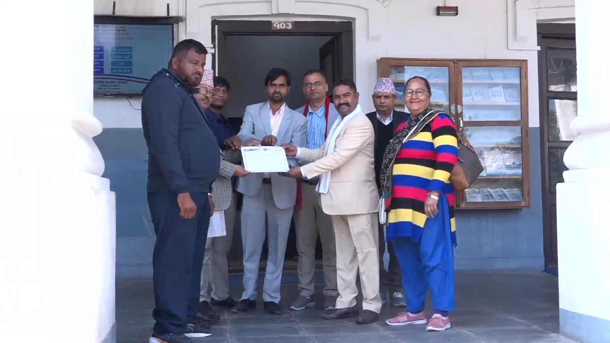 राष्ट्रिय जनमत पार्टीले लियो दल दर्ताको प्रमाणपत्र