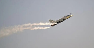 भारतीय वायुसेनाको विमान दुबईमा खस्यो