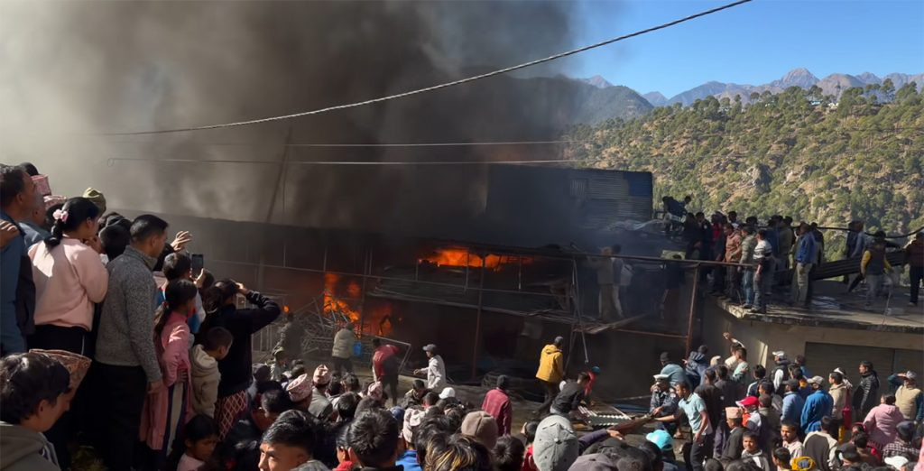 बजुराको मार्तडी बजारमा आगलागी