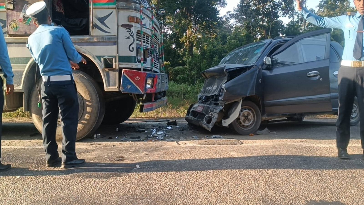 रौतहटमा ट्रक र कार ठोक्किँदा एक वृद्धको घटनास्थलमै मृत्यु , दुई जना घाइते