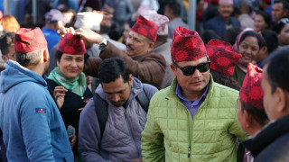 एमाले महाधिवेशन प्रतिनिधिहरु सूर्यअंकित रातो ढाका टोपीमा सजिए