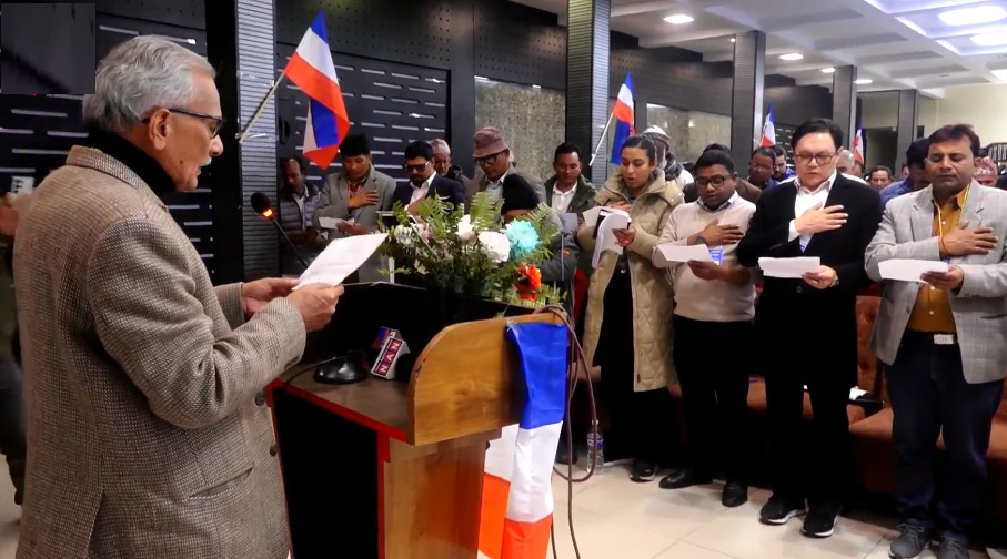 प्रलोपाको केन्द्रीय सदस्यहरूले बाबुरामबाट लिए शपथ