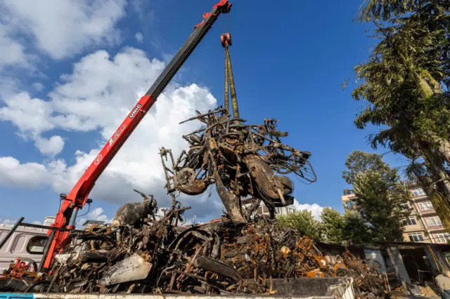 जेनजी आन्दोलनमा जलेका सवारी र अन्य सम्पत्ति पत्रुमा लिलाम बिक्री गरिँदै