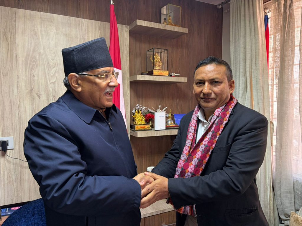 डा. मित्र परियार नेपाली कम्युनिष्ट पार्टीमा प्रवेश