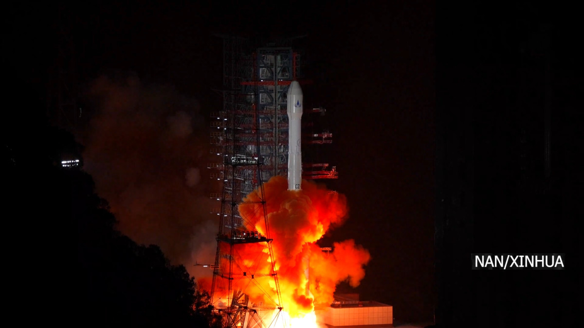 चीनद्वारा फेन्युन–४ ०३ उपग्रहको सफल प्रक्षेपण