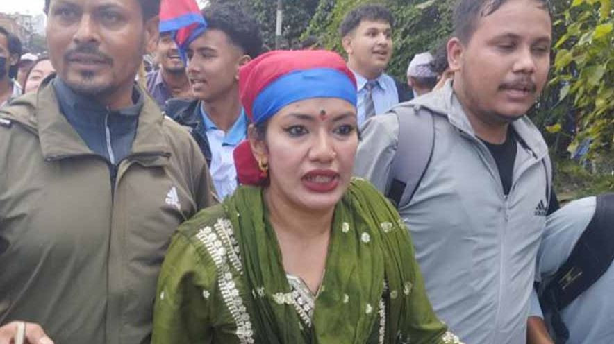 आशिका तामाङले गरिन् काठमाडौँबाटै उमेदवारी दिने घोषणा