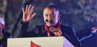 गगन थापाले दिए सभापतिमा उम्मेदवारी