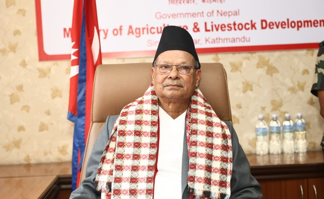 इटाली भ्रमणमा जाँदै कृषिमन्त्री परियार