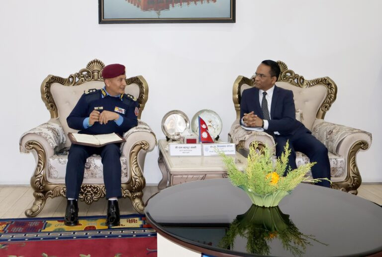 बैंकर्स संघ र आईजीपीसँग गभर्नरको विशेष भेट