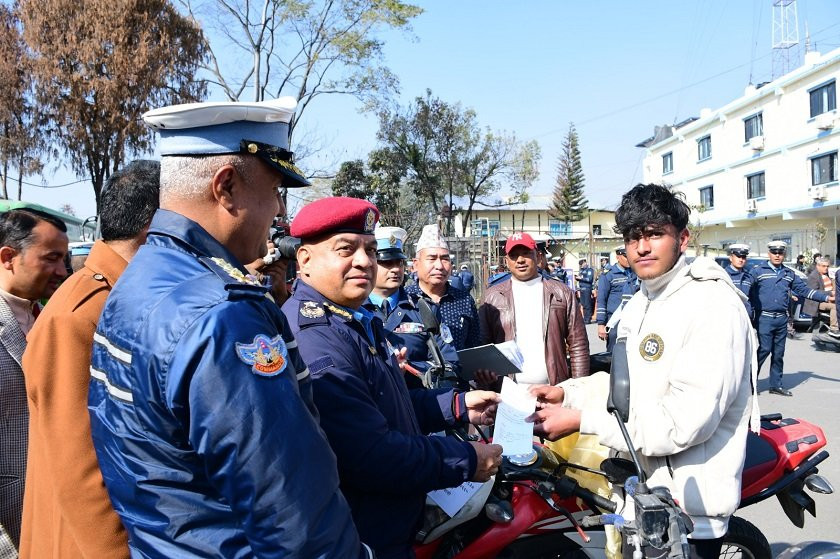 उपत्यकाबाट हराएका मोटरसाइकल र स्कुटर धनीलाई हस्तान्तरण