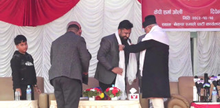 शेयर कारोबारी दीपेन्द्र अग्रवाल एमाले प्रवेश