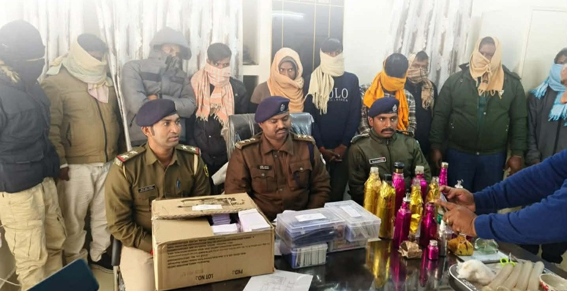 नेपाली नक्कली नोट छाप्ने कारखानामा छापा, १० जना पक्राउ