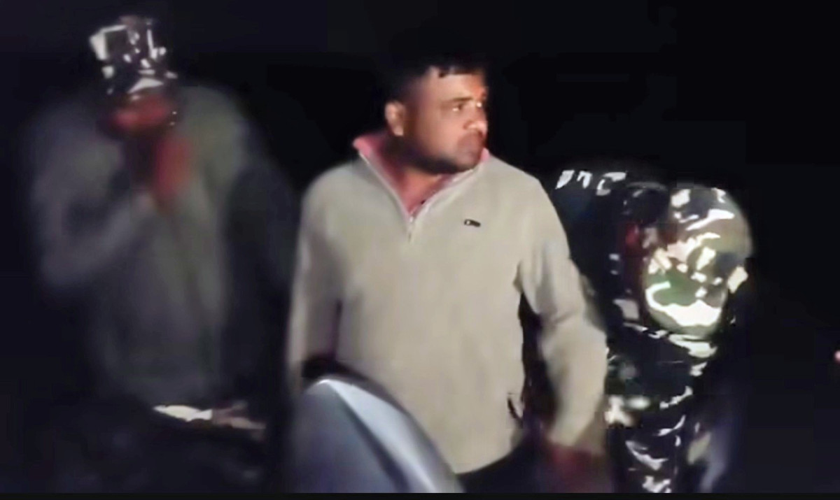 सीमावर्ती भारतीय बजारबाट अवैध हतियारसहित एक पक्राउ