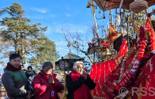 प्रधानमन्त्री कार्की ताप्लेजुङमा, पाथीभरामा पूजाअर्चना