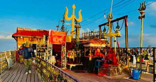 हिउँसँग रमाउन पाएनन् कालिञ्चोक पुग्ने पर्यटक