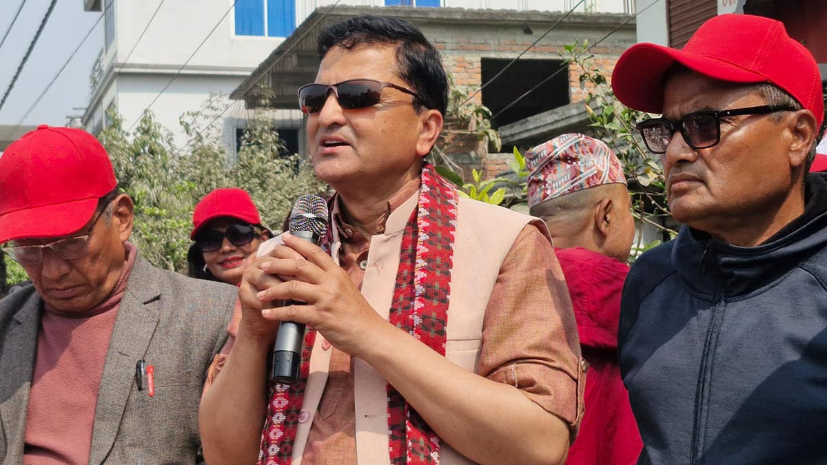 ओलीको चुनाव प्रचारमा पुगे योगेश भट्टराई