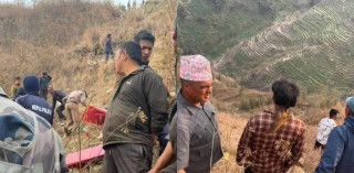 मतपेटिकासहित कर्मचारी सवार गाडी भीरबाट खस्यो, ७ जनाको उद्धार