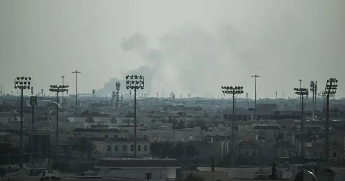 कतारस्थित अमेरिकी हवाई अड्डामा इरानले हान्यो ब्यालिस्टिक मिसाइल