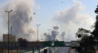 इजरायल-अमेरिकाको आक्रमणले धुवाँमय इरान