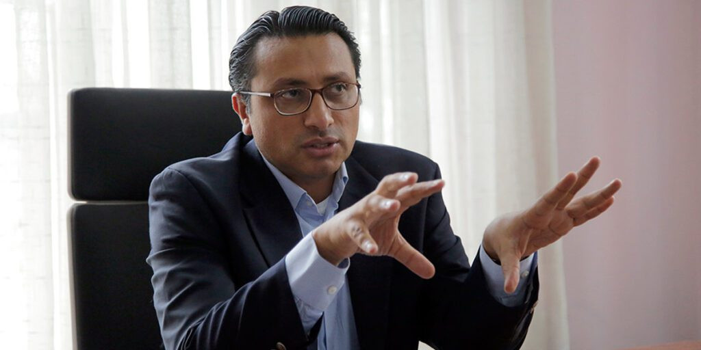 स्वर्णिम वाग्लेले गरे सचिवहरूलाई फोन– शक्तिशाली सरकार आउँदै छ, कुनै निर्णय गर्न हतार नगर्नू