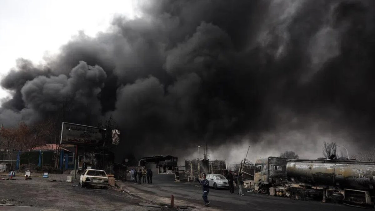 केही दिनदेखि इरानमा भइरहेको ‘कालो वर्षा’ कति खतरनाक छ ?