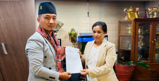 सुधन गुरुङले शुरु गरे कामः गोरखामा टेलिफोन टावर निर्माणका लागि बुझाए ज्ञापन पत्र