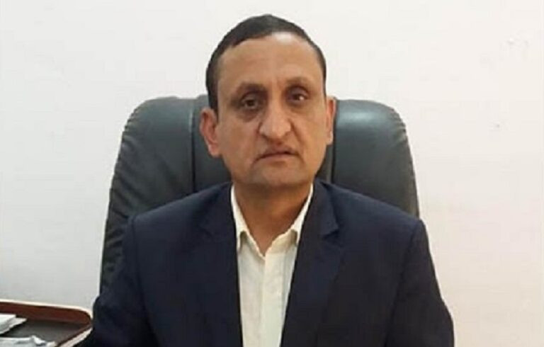 झलकराम अधिकारीविरूद्ध भ्रष्टाचार मुद्दा दायर