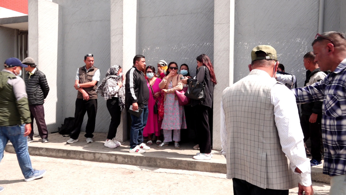 मिटरब्याज पीडकहरुमाथि कडा कारबाही गर्न माग गर्दै काठमाडौंमा प्रदर्शन