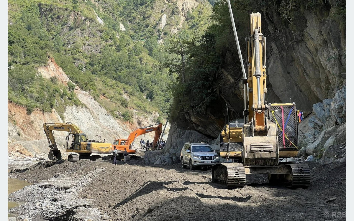 वर्षायाममा पुनर्निर्मित बिपी राजमार्गबाटै यातायात सञ्चालन गर्ने तयारी