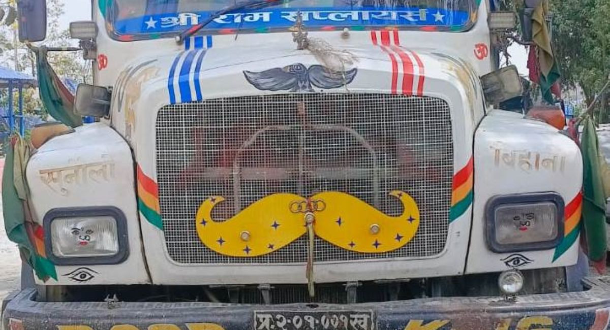टिपरसँग स्कुटर ठोक्किँदा एक जनाको मृत्यु, अर्का एक जना गम्भीर घाइते