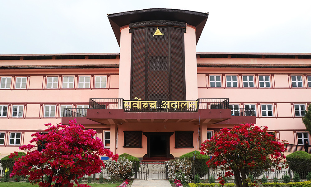 सरकारका तीन निर्णयविरुद्धका रिटमा सर्वोच्चको संवैधानिक इजलासमा सुनुवाइ हुँदै