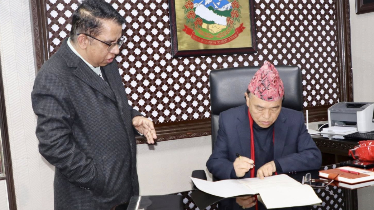बिदा हुँदै शहरीमन्त्रीले कर्मचारीलाई भने– अब खुशी मनाउनुस्, भोज खानुस् तर यो कूकर्मले जीवनमा एकदिन पीडा दिनेछ