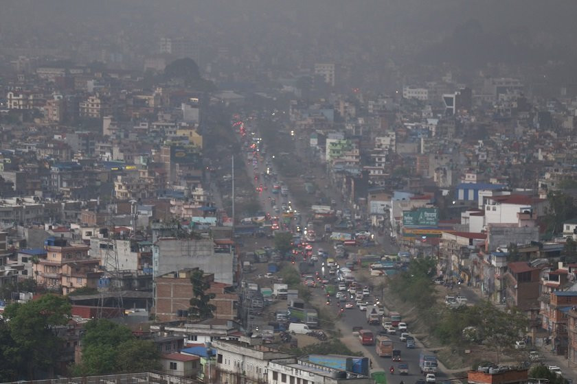 वर्षाले काठमाडौंमा ट्राफिक जाम बढ्यो, सुरक्षित यात्रा गर्न आग्रह