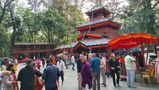 नवदुर्गा सुरु भएसँगै कालिका भगवती मन्दिरमा भक्तजनको भीड