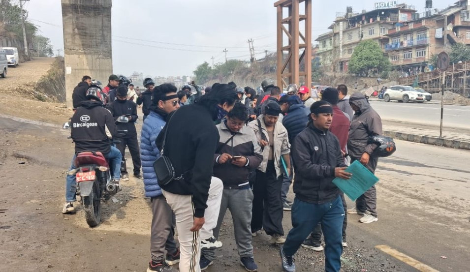 राइड शेयरिङमा मनोमानी बढेको भन्दै ‘प्रो राइडर समूह’ आन्दोलित
