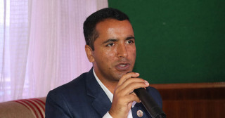 सरकारले स्टन्ट नगरोस्, संविधान पढोस्ः नेकपा सांसद दुलाल