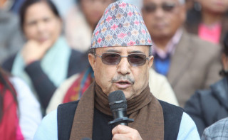 नेपाली कांग्रेस पार्टी विभाजनको डिलमा छ : पूर्णबहादुर खड्का