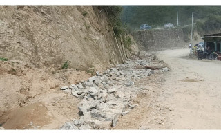 स्थानीय कान्छा लामाको जग्गामाथि मात्र डोजर चलाइएको भन्दै अख्तियारमा उजुरी