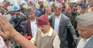 बाजागाजासहित पोखरामा पूर्वराजा ज्ञानेन्द्रको स्वागत