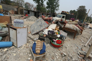 काठमाडौं प्रशासन : बस्ती खाली नभए भत्काइन्छ, सम्पत्तिको जिम्मा आफैं लिनू