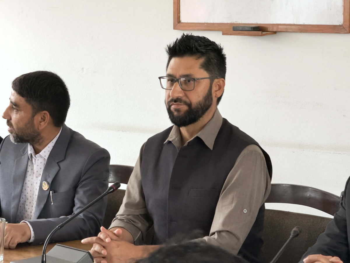 रास्वपा सांसदलाई रवि लामिछानेको निर्देशन, ‘माननीय’ सम्बोधन नगर्नू