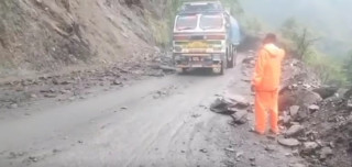 खुल्यो मुग्लिन-नारायणगढ सडक
