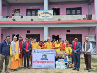 वार्षिकोत्सवको अवसरमा हिमालयन लाइफले गर्यो खाद्यान्न र फलफूल वितरण