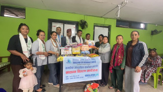 हिमालयन लाइफद्वारा मानव सेवा आश्रम बागलुङलाई खाद्यान्न सहयोग