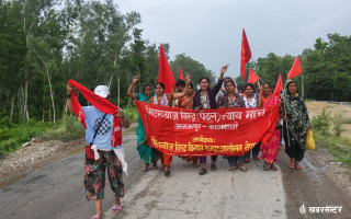 मिटरब्याजी पीडितको काठमाडौं पैदल मार्च चौथो दिनमा, लालबन्दीबाट अघि बढ्दै