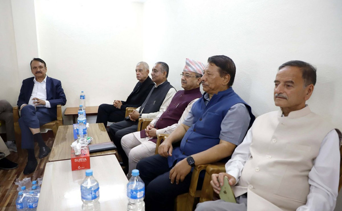 पूर्णबहादुर खड्काको अध्यक्षतामा देउवा समूहको बैठक बस्दै