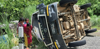 फोर्स गाडी दुर्घटना : १९ जना घाइते, ३ जनाको अवस्था गम्भीर