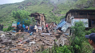 मुगुको पुलुमा पहिरो जादाँ एक बालकको मृत्यु, ७ घरपरिवार विस्थापित