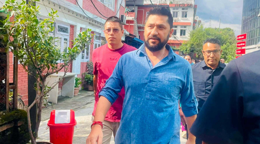 तारिख बुझ्न रवि लामिछाने जिल्ला अदालतमा